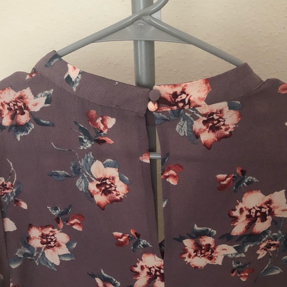 CUTE SPRING PURPLE FLORAL TOP - Picture 3 of 6